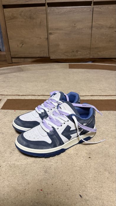 Vand Off-White Out of Office
