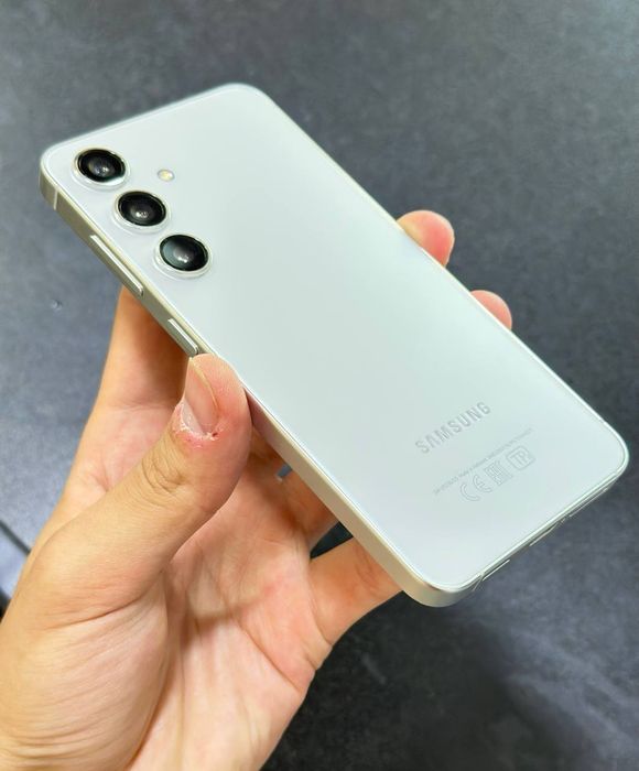 Samsung S24 8/256