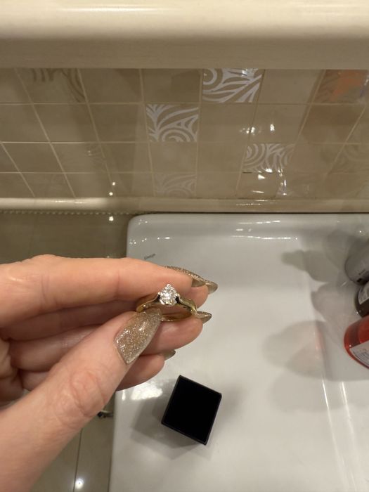 Кольцо с натуральным бриллиантом