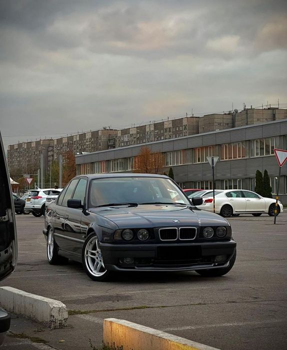 BMW е34 бампер пароги фары