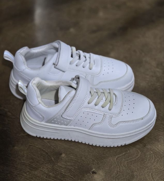 Кроссовки детские