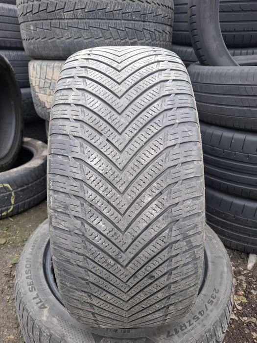 Vand 2 anvelope 235 45 17 de iarna dot 2022