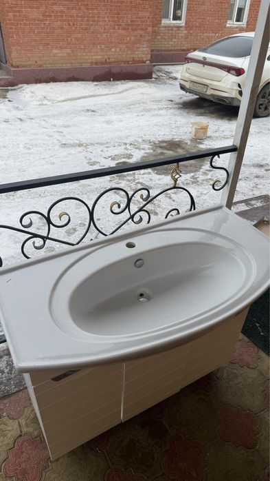 Раковина с тумбой