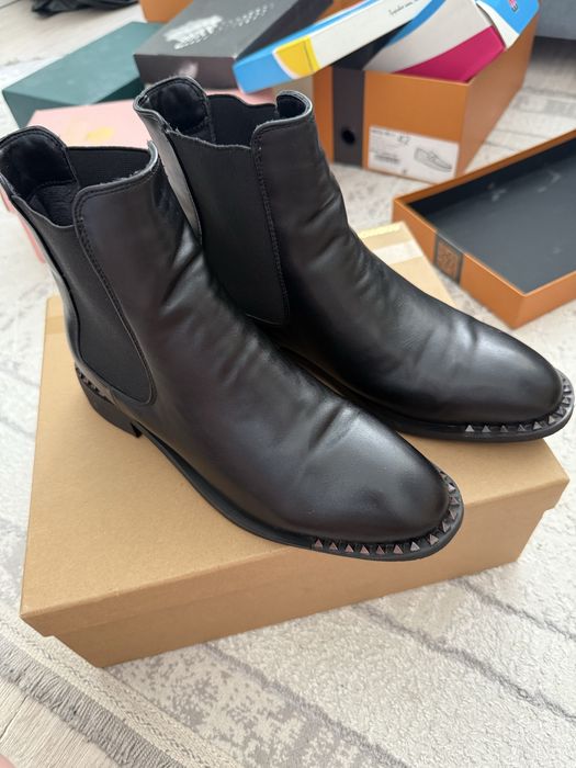 Продам новые демисезонные сапоги