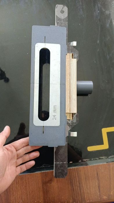 Эшик замок ва скрыт петля учун шаблон учун шаблон.