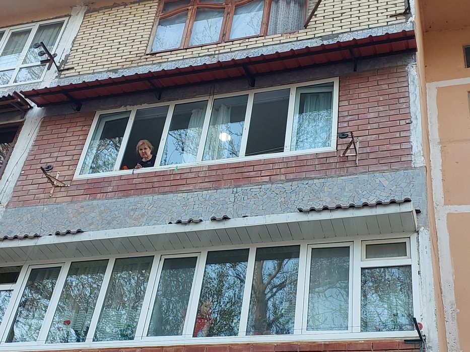 Установка козырьки над окнами  Рустам