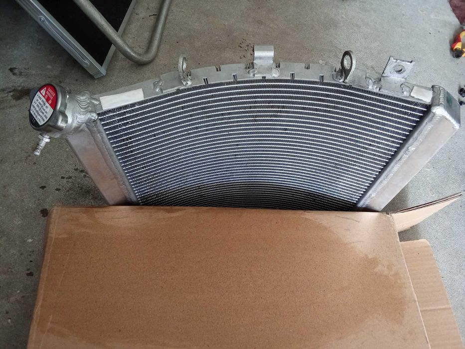 мотоциклетен радиатор