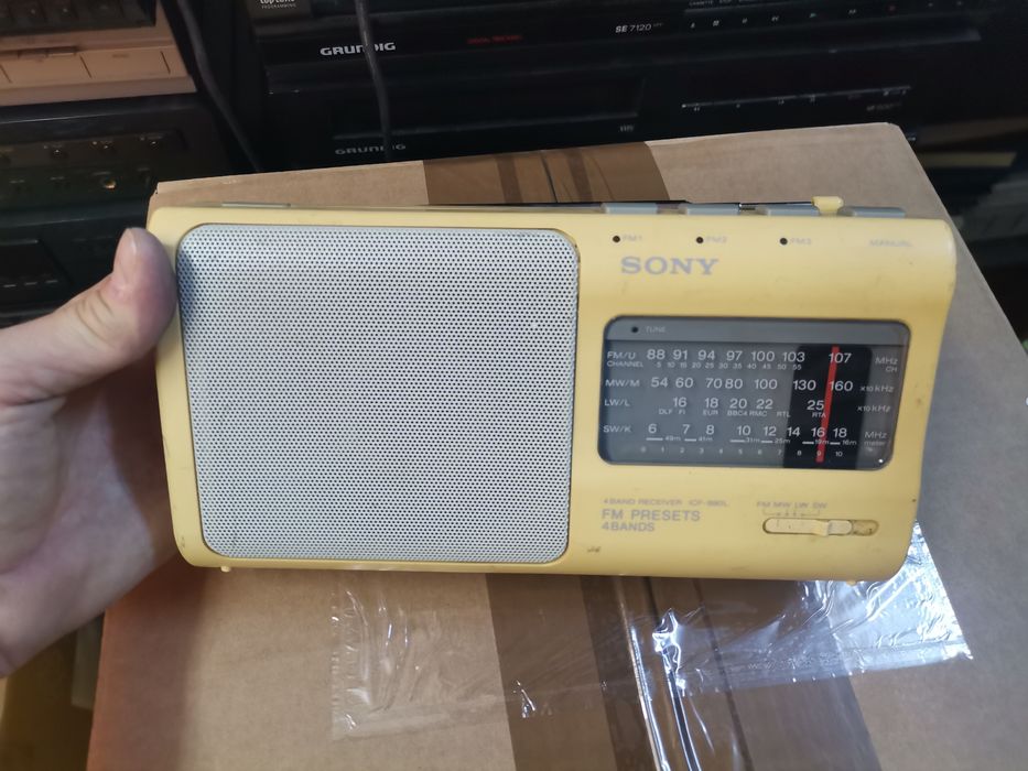 Sony ICF 880 l radio