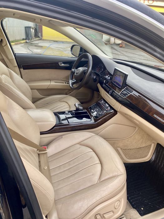 Audi A8 Benzină • 310 CP • Full • Suspensie pneumatică