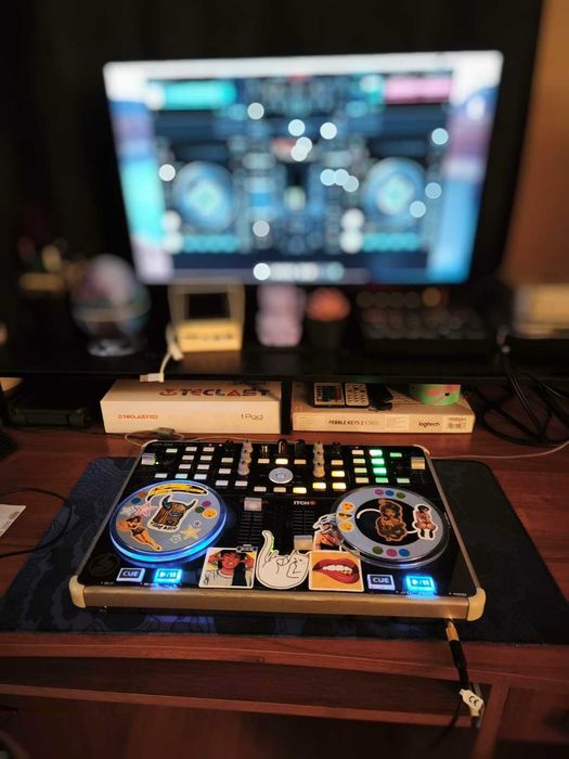DJ controller - Vestax VCI-300 MK2