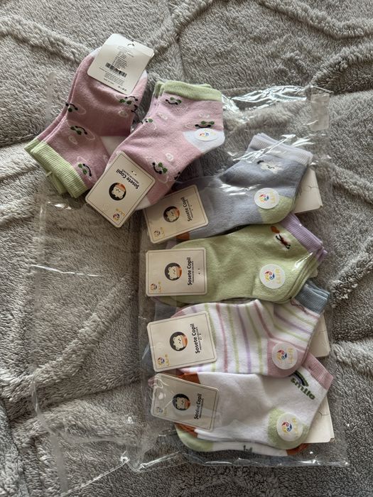 20 чифта чорапи. За 5€ всичките. 19-22 номер