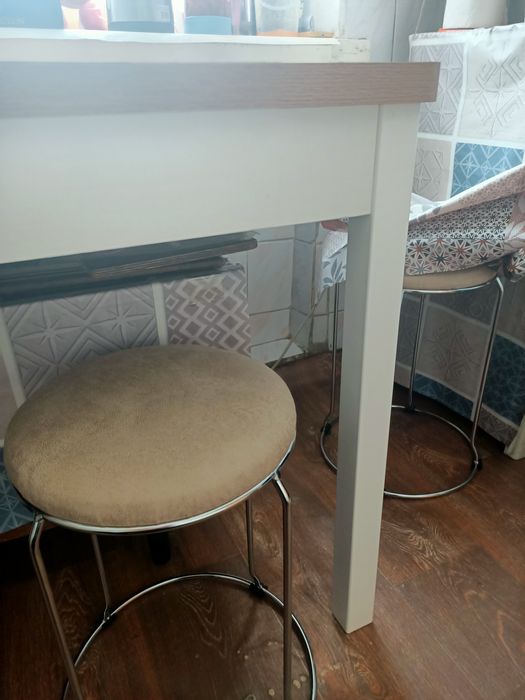 Продам кухонный стол