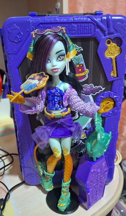 Джина оазис Monster high