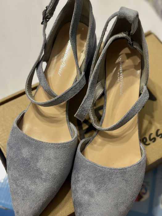 Продаются новые туфли 40 р