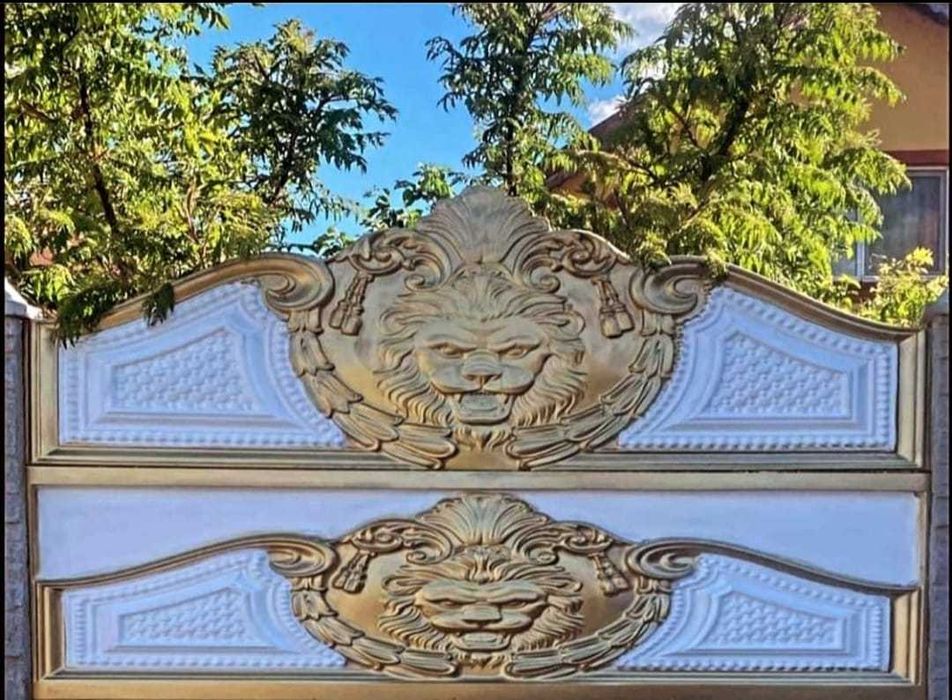 PRODUCATOR de stalpi spalieri si garduri ornamentale din beton