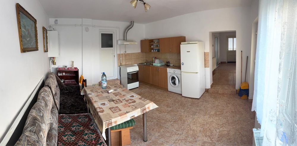 Casă la 4 km de centrul orasului Simeria.