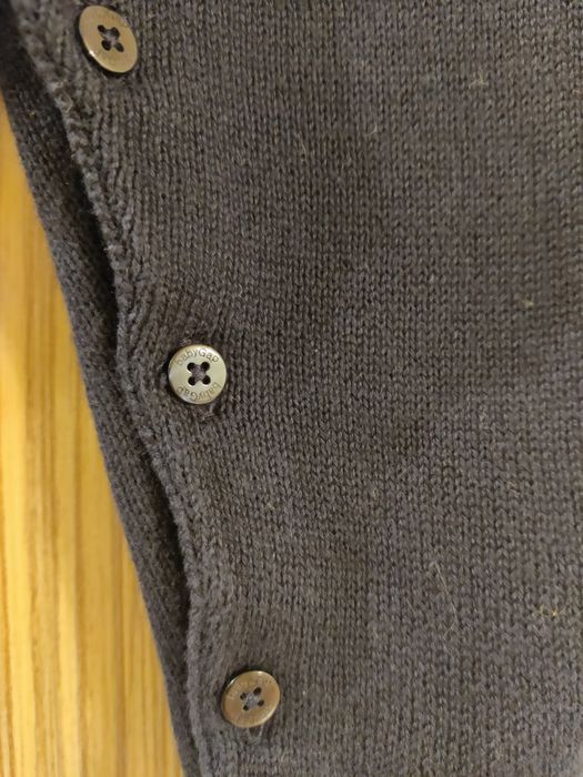 Costum tricotat Gap 6-9 luni bleumarin stare foarte buna 100% bumbac.