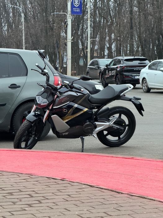 Motocicleta electrica Super Soco street hunter Ts