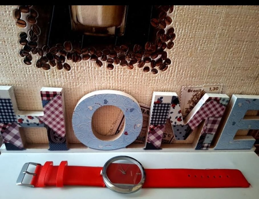 Дамски часовник червен