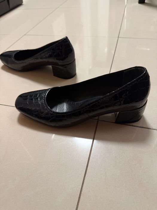 Vand pantofi piele dama, marime 38