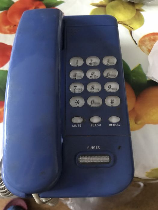 Кнопочный телефон