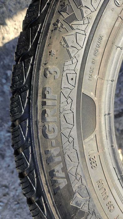 215/65 R16C • Iarna • Semperit Van Grip 3 109/107R | 2 buc | Pret/buc
