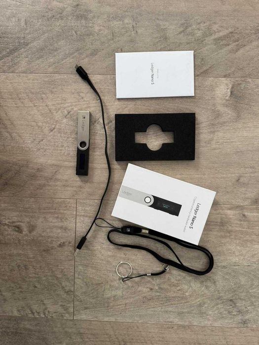Ledger Nano S Crypto Wallet