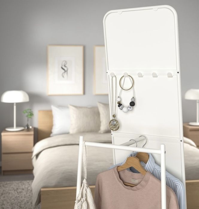 Зеркало от бренда IKEA