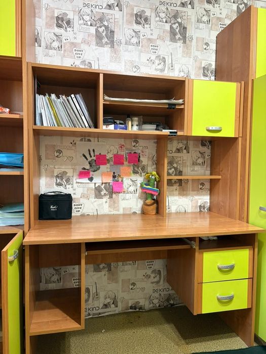 Шкаф детский со столом.Пришахтинск