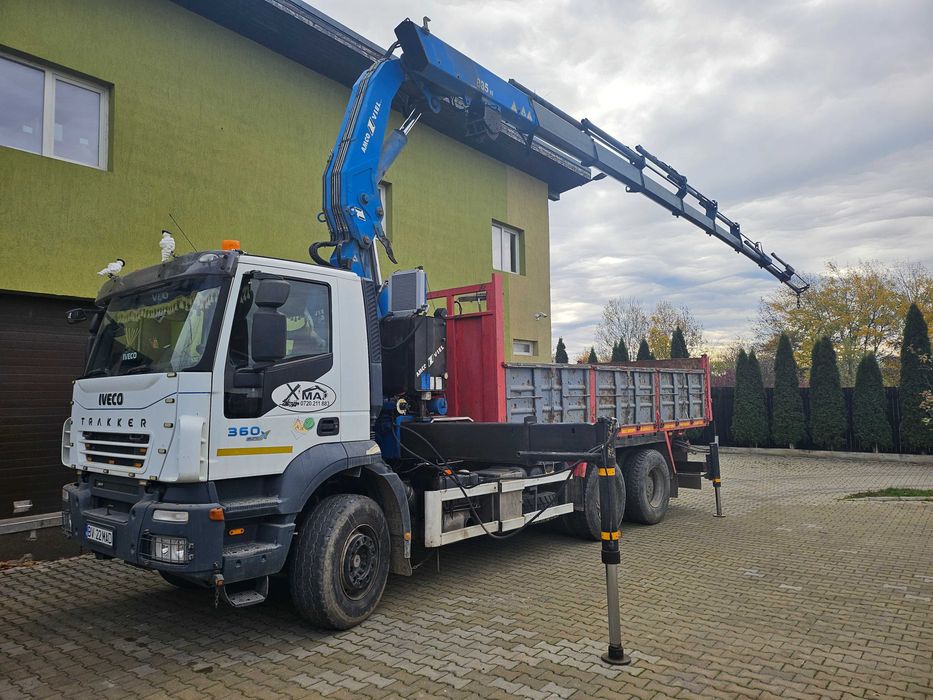 Vand camion basculabil cu macara