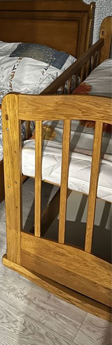 Продам детскую кроватку