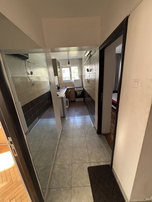 Vand Apt 3 Camere, etaj 1- zona Valea rosie