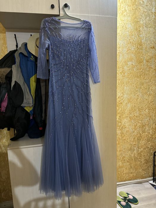 Срочно продам вечерные платья