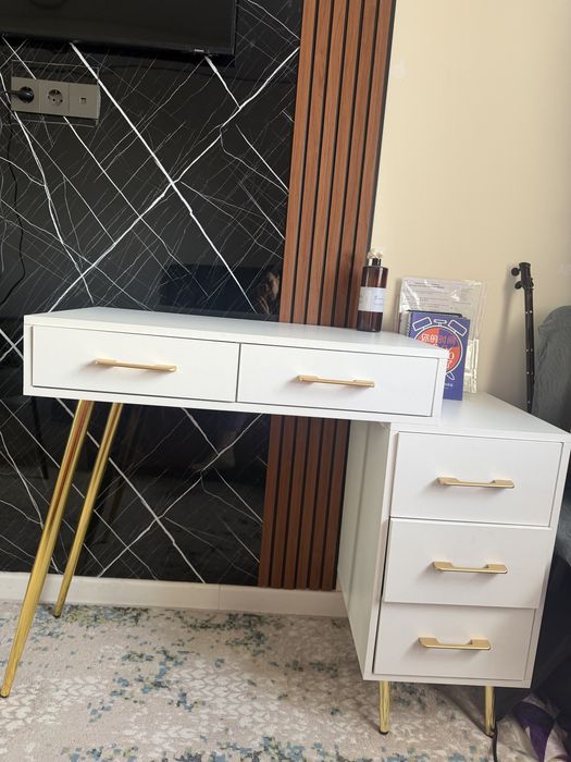 Туалетный столик