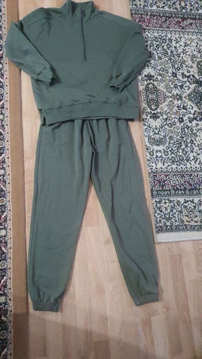 Костюм спортивный женский