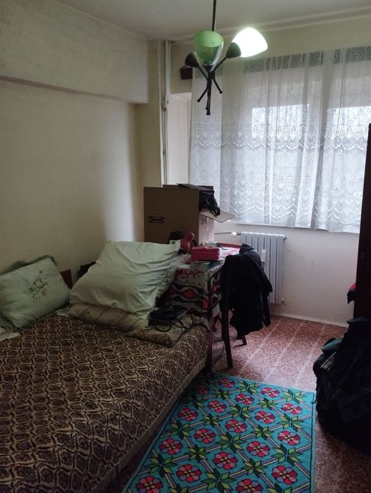 Vând apartament 4 camere Rovine-Dezrobirii