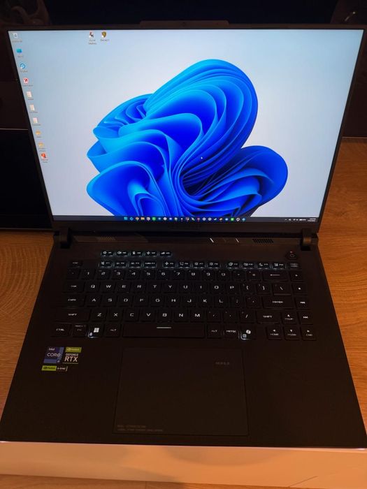 Laptop ASUS ROG SCAR 16, i9-13980HX, RTX 4080, 32GB, 2TB, QHD+ 240Hz