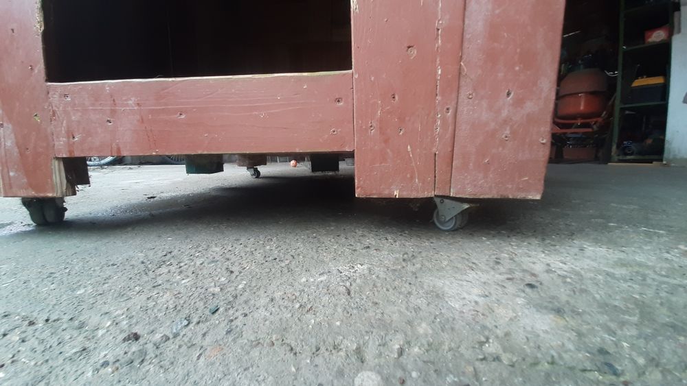 Vând cușcă de câine