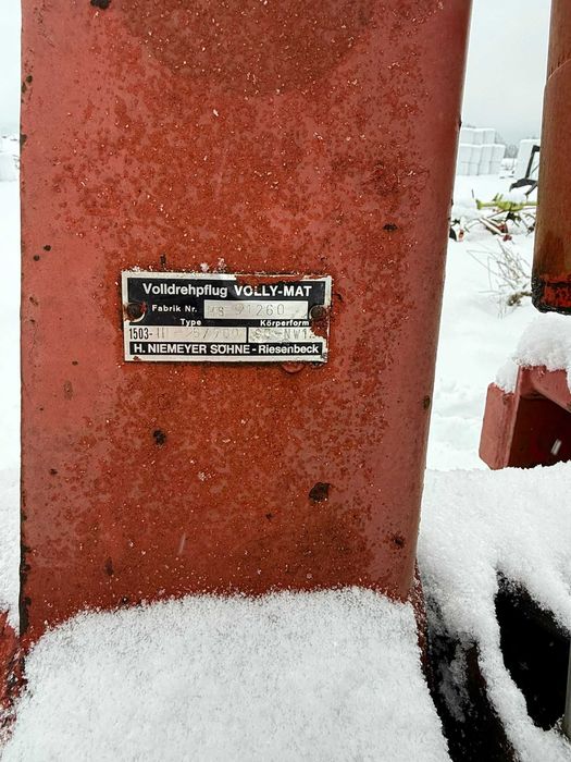 Plug reversibil cu 3 brazdare