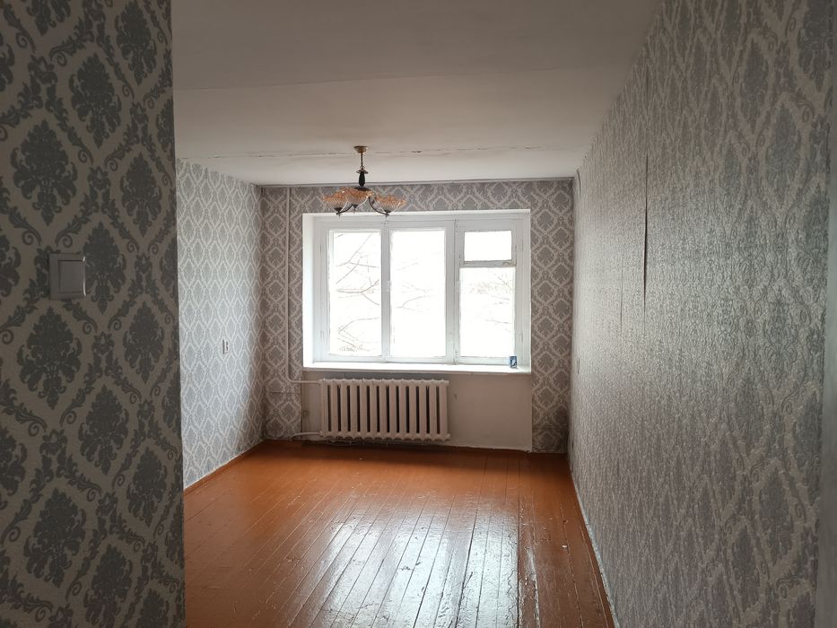 Продам 3-х комнатную квартиру а.Лисаковск, 4 мик-он, 2 дом, эт.1/5