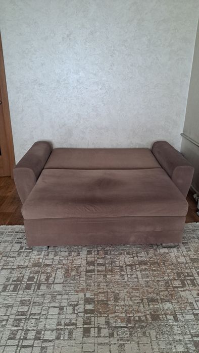 Диван в хорошем состоянии