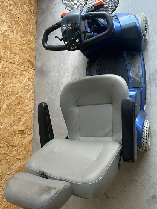 Carucior scuter electric