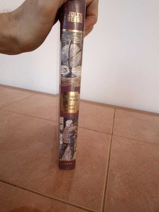 Jules Verne -Un Pamant cu susu-n jos.Sarpele de mare.Vol 31 - Nou în țiplă-(Colecția Hetzel Premium)