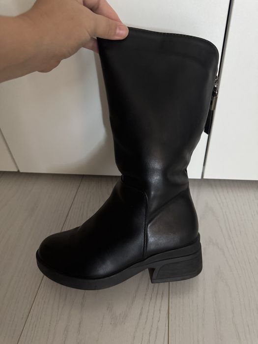 Продам зимние сапоги 36размер