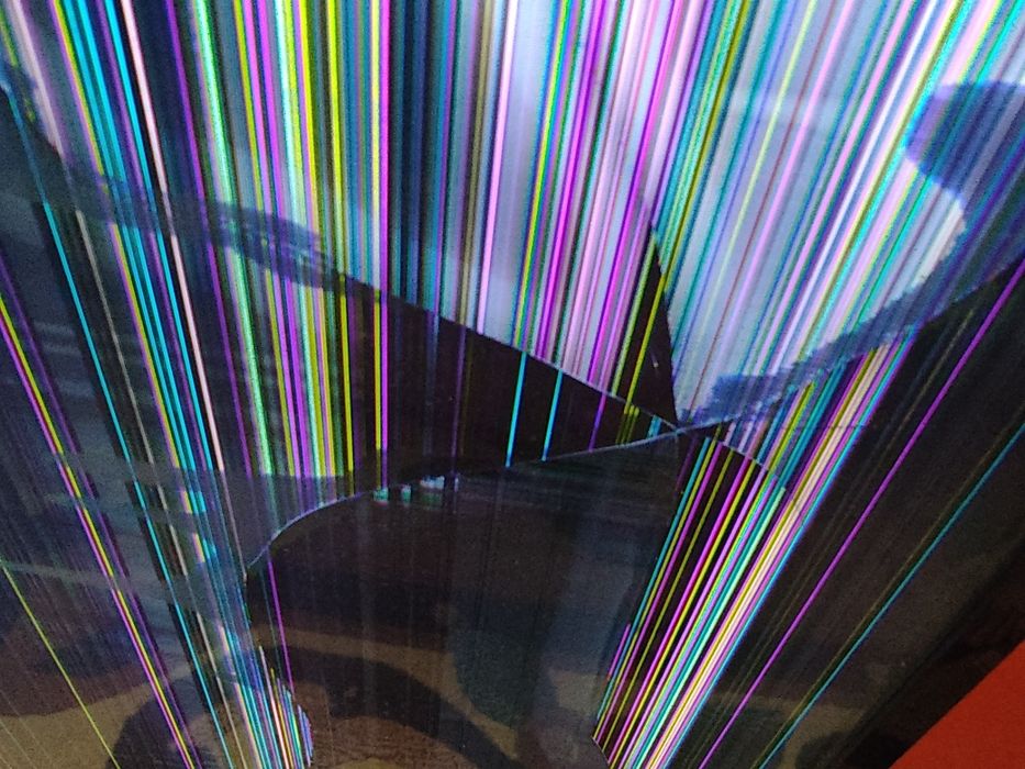 Продаю телевизор на запчасти
