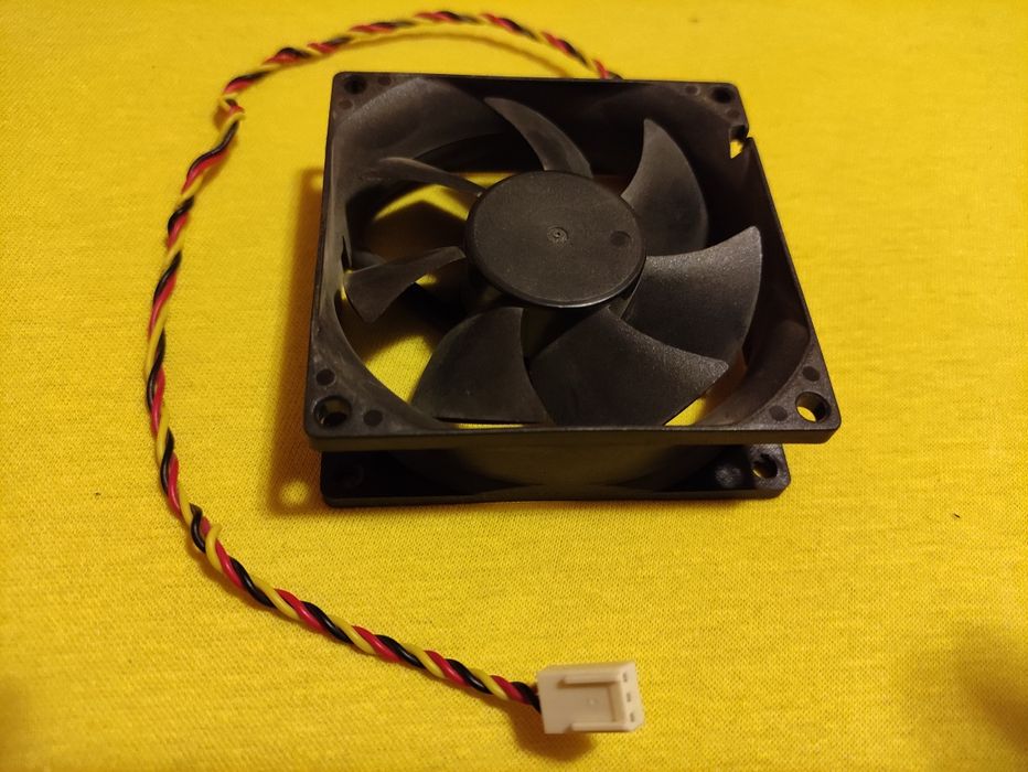 Ventilator/Cooler carcasă PC