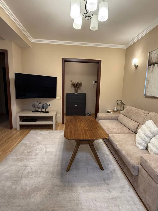 Яккасарайский р-н, высокопотолочка, продается 2/4/5 квартира