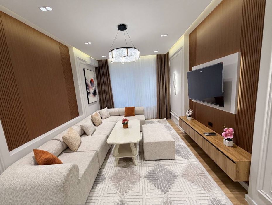 Nrg Жомий , 2-х комнатная кв/ра с авторским проектом, 70м2.