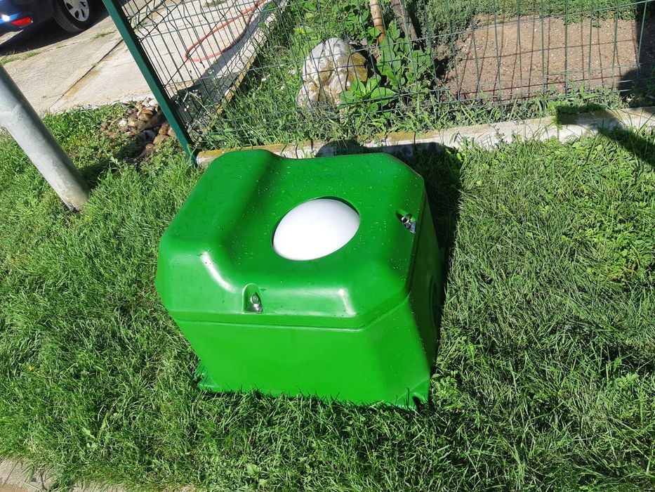 Adăpătoare termoizolată cu 1 bilă pentru vaci și cai – robustă și rezistentă