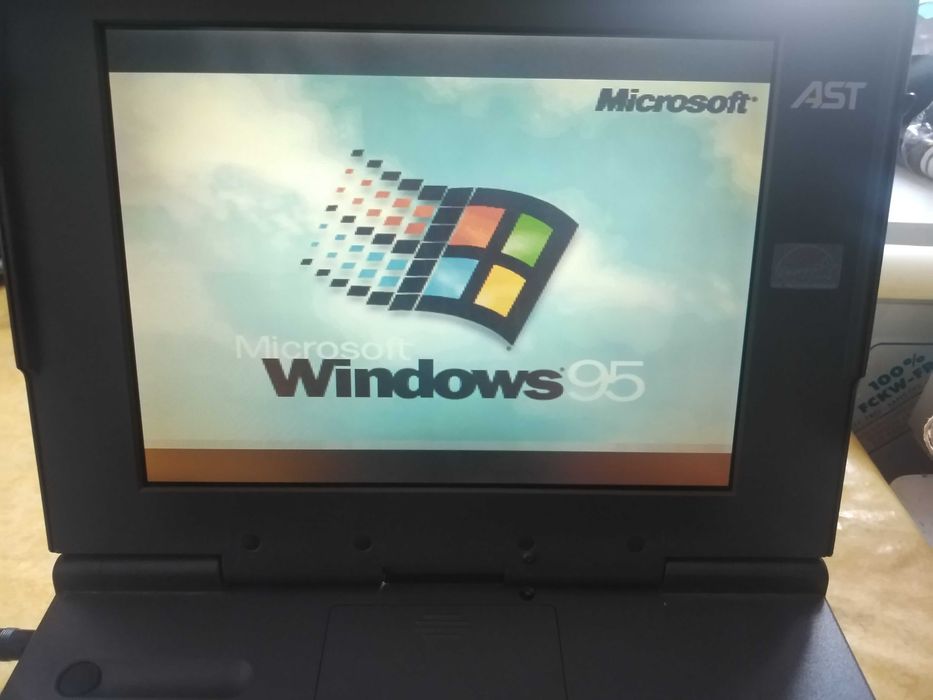 Laptop vintage ASC Ascentia 900N 4/75 CS10 -made in USA 1994 cu Win 95